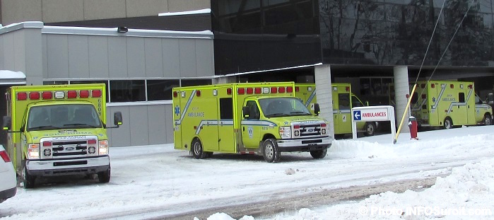 ambulances en attente hopital du Suroit a Valleyfield 13fev2017 Photo INFOSuroit