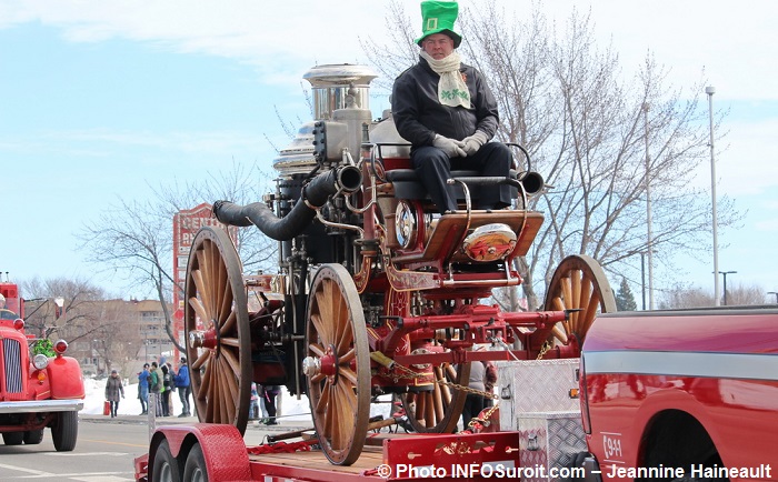 Defile Saint-Patrick de Chateauguay 2017-4 pompe incendie Photo INFOSuroit-Jeannine_Haineault