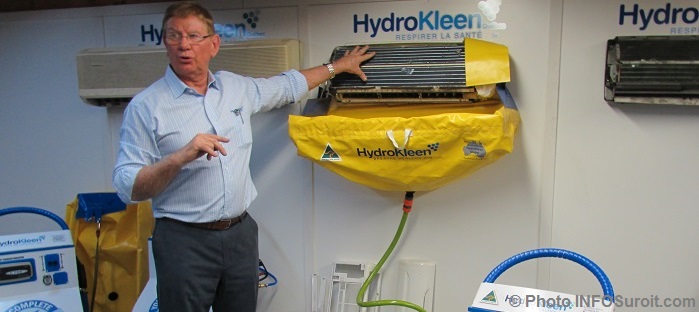 demonstration HydroKleen avec son createur JohnSaunders Photo INFOSuroit