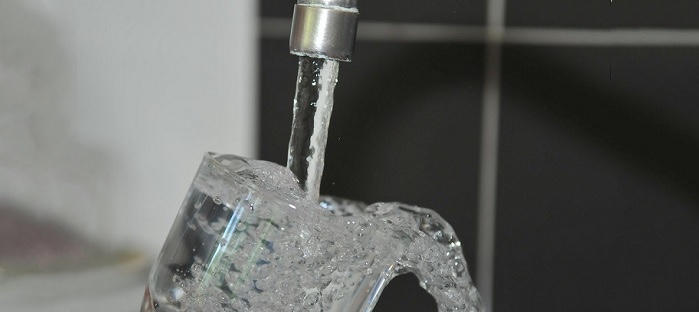 eau potable verre d_eau robinet Photo com77380 via Pixabay