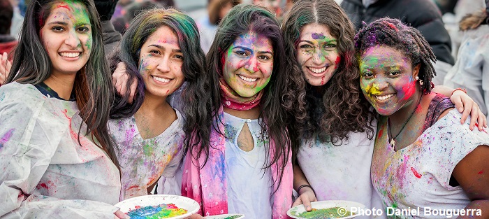 participantes fete couleurs HoliHai 2016 Vaudreuil-Dorion Photo Daniel_Bouguerra via OICM