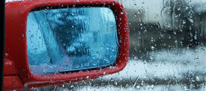 retroviseur auto neige pluie Photo Byrev via Pixabay publiee par INFOSuroit