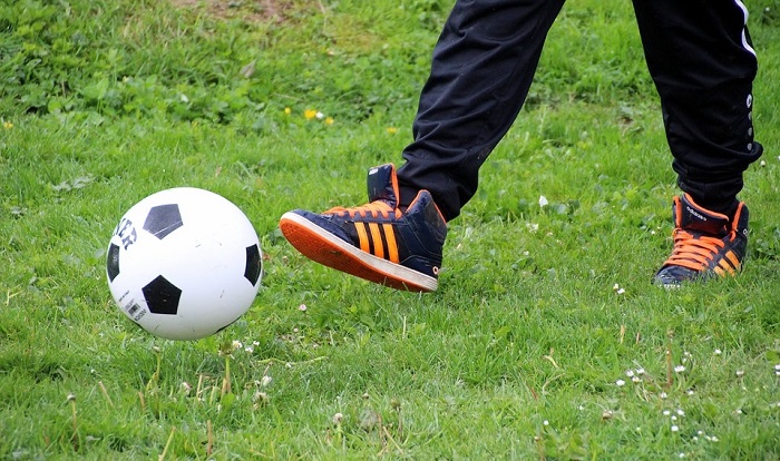 soccer loisir sport ballon Photo Myriams-Fotos via Piaxabay