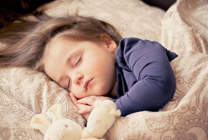 enfant sommeil Photo Dagon_ via Pixabay