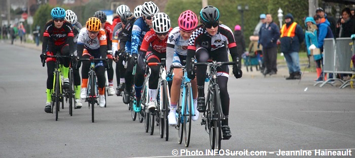 cyclistes-minimes-et-cadets-Criterium-Beauharnois-avril-2017-Photo-INFOSuroit-Jeannine_Haineault