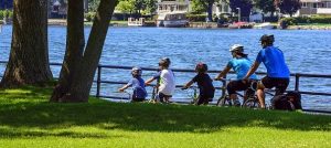 Parc-Delpha_Sauve-velo-famille-photo-courtoisie-publiee-par-INFOSuroit_com