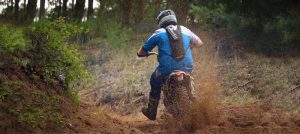 quad motocross enduro vtt dans les bois Photo Rihaij via Pixabay CC0