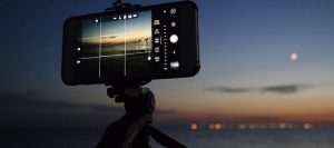 camera iPhone soir coucher de soleil lac Photo Pexels via Pixabay CC0