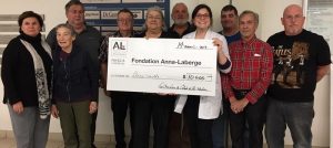 Chevaliers de Colomb Ste-Martine cheque fondation Anna-Laberge nov2017 Photo courtoisie