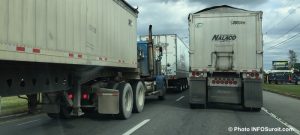 camions-poids-lourds sur-boulevard-Mgr-Langlois-circulation-Photo-INFOSuroit