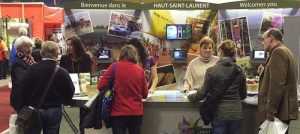 Tourisme Haut-Saint-Laurent kiosque au Salon Expohabitation photo courtoisie CLD