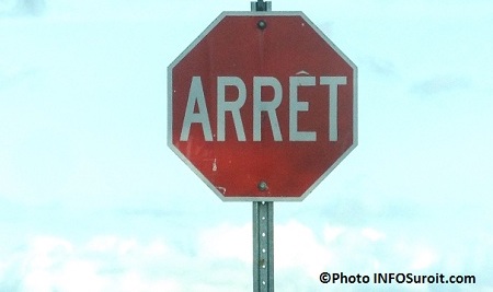 signalisation-panneau-arret-stop-intersection-photo-INFOSuroit_com