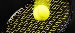 tennis balle raquette sport loisir photo TonnyNijkrake via Pixabay CC0