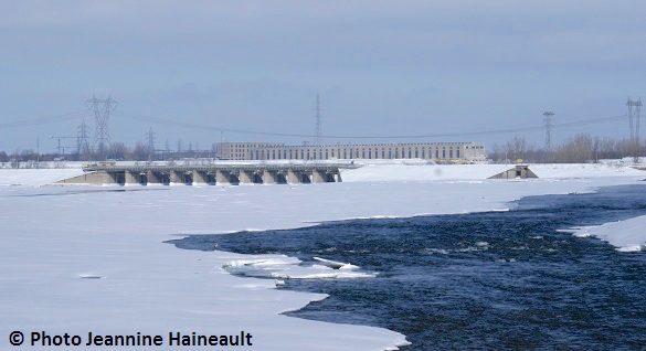 Barrage-LesCedres-depuis-parc-regional-des-iles-de-st-timothee-hiver-Photo-Jeannine-Haineault-pour-INFOSuroit