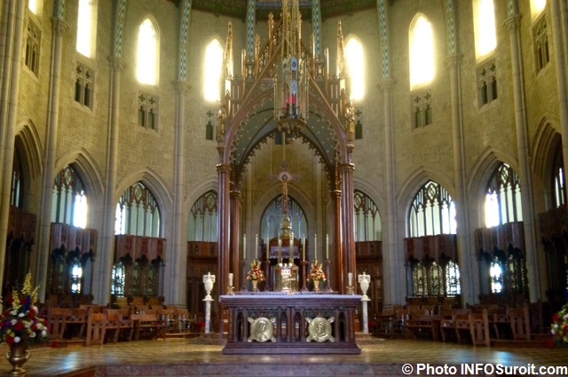 Basilique-cathedrale Ste-Cecile Valleyfield choeur eglise Photo INFOSuroit_com