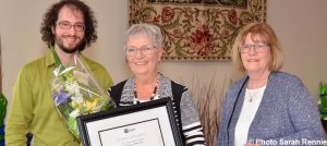 RemiPelletier la benevole de 2017 Mary Shewchuk et Pauline Wiedow du jury photo Sarah Rennie via MRC