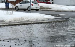 fonte rapide neige pluie puisard bloque bris canalisation a Valleyfield fev 2018 photo INFOSuroit
