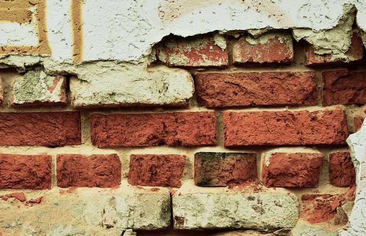 renovation construction brique mur ciment photo CongerDesign via Pixabay CC0 et INFOSuroit