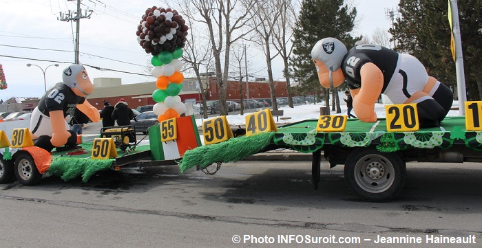 Defile St-Patrick 2017 Chateauguay football Raiders photo INFOSuroit-Jeannine_Haineault