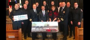 nouvelle caserne a Ste-Barbe pompiers avec ministre SBillette et mairesse LLebrun photo courtoisie