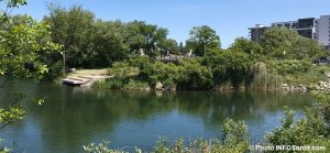 riviere St-Charles Valleyfield parc lineaire mobilier urbain et Chateau Bellevue juin2018 photo INFOSuroit