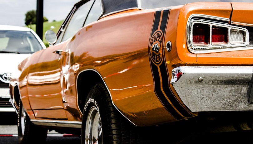exposition auto antique retro ancienne Dodge Charger photo sl3p3r via Pixabay CC0 et INFOSuroit