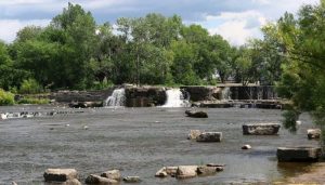 halte-domaine-saumon-chute-riviere-Chateauguay-a-Ste-Martine-photo-via tourisme-Beauharnois-Salaberry