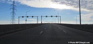 A_30 pont Madeleine-Parent Autoroute 30 au-dessus Canal de Beauharnois Photo INFOSuroit