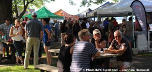 fete_gourmande a Beauharnois 2017 kiosques exposants visiteurs photo INFOSuroit-Jeanine_Haineault