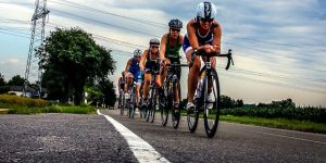 triathlon epreuve velo cyclisme photo Moerschy via Pixabay CC0 et INFOSuroit