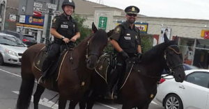 Patrouille equestre de la Surete du Quebec policiers chevaux photo courtoisie SQ