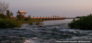 barrage-St-Timothee-coucher-de-soleil-fleuve-St-Laurent-lac-St-Louis-Copyright-photo-Jeannine_Haineault-via-INFOSuroit