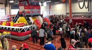 visiteurs portes ouvertes caserne pompiers Valleyfield oct 2017 photo INFOSuroit