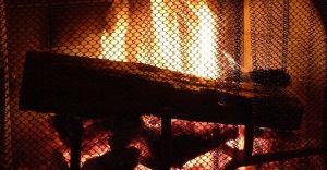 foyer feu de bois chauffage hiver chaleur flammes photo JudeNicholson via Pixabay CC0 et INFOSuroit
