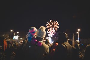 grand defile de Noel et feu_d_artifice devant bibliotheque Photo Ville Chateauguay