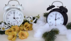 heure avancee printemps et heure normale hiver horloges photo Annca via Pixabay CC0 et INFOSuroit_com