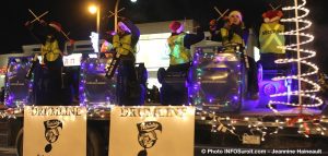 Chateauguay-Histoire-Noel-2017-defile-Drumline-ecole-des-Patriotes-de-Beauharnois-Photo-INFOSuroit-Jeannine_Haineault