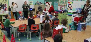 magie de noel 2018 ecole sacre-coeur Valleyfield visite Pere Noel photo via CSVT