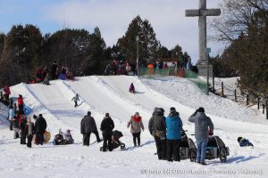 butte-a-glisser-neige-enfants-mega-fete-Valleyfield-2019-photo-JHaineault-INFOSuroit