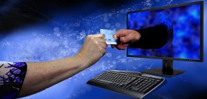 fraude en ligne achat internet credit photo viaule Bru-nO via Pixabay et INFOSuroit