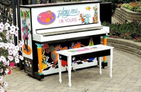 piano public musique parc fleurs photo Pixel1 via Pixabay et INFOSuroit