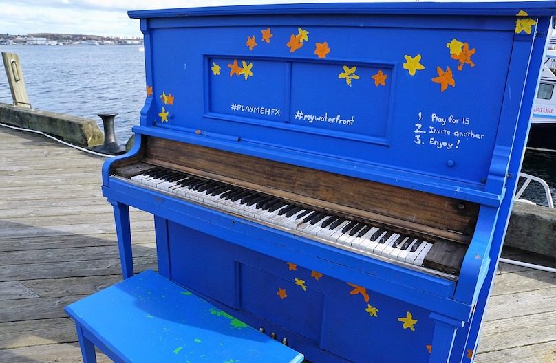 piano public port Halifax musique piano de rue photo PhotosforYou via Pixabay et INFOSuroit