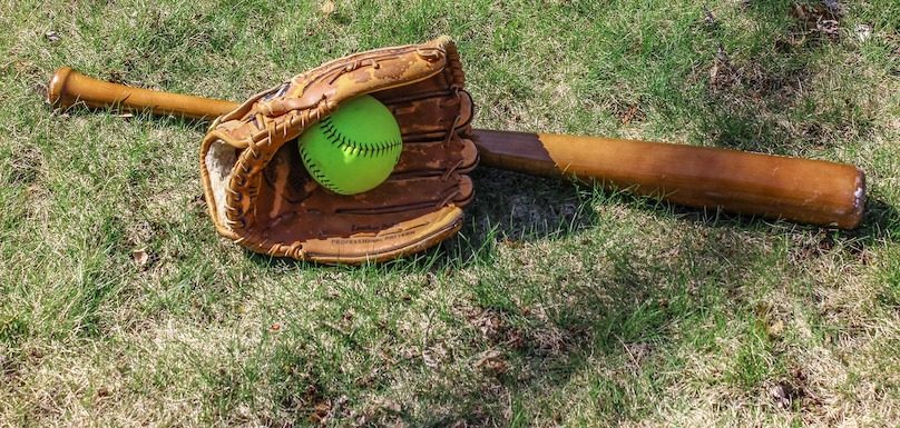 baseball balle-molle baton gant sport photo Ogutier via Pixabay et INFOSuroit