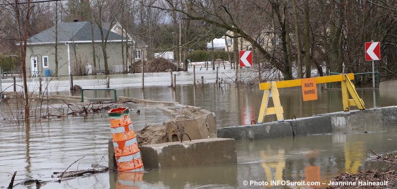 inondations rue barree a Rigaud 26avr2019 photo JH INFOSuroit