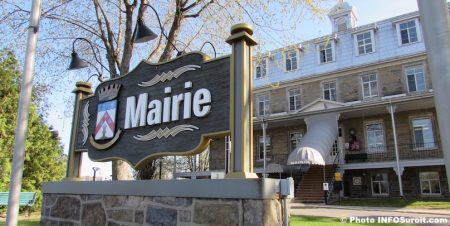 mairie Hotel de Ville de Chateauguay enseigne printemps photo INFOSuroit