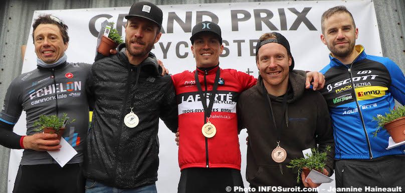 velo Grand prix Cycliste Ste-Martine 2019 podium Maitre 1 hommes photo JH INFOSuroit