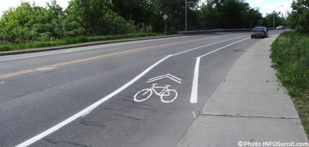 marquage piste cyclable rue Hebert Valleyfield ligne blanche photo INFOSuroit