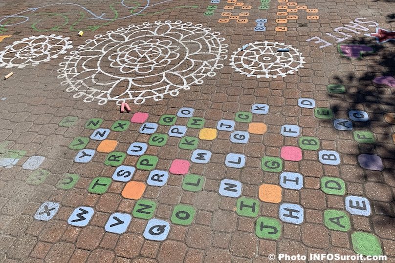 Beauharnois mandala et jeux place ephemere place du marche juin 2019 photo INFOSuroit