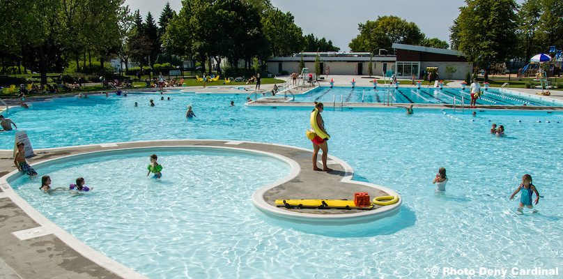 complexe aquatique Valleyfield piscine sauveteur baigneurs photo Deny_Cardinal via SdV