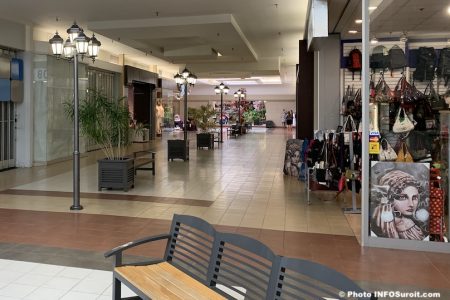 mail centre commercial Valleyfield juin2019 photo INFOSuroit